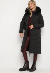 Czarna Długa Kurtka z Pikowanymi Przeszyciami i Kapturem z Futerkiem Galella. Czarne kurtki Born2be, l, bez wzorów, z dzianiny, eleganckie. Za 299.99 zł.