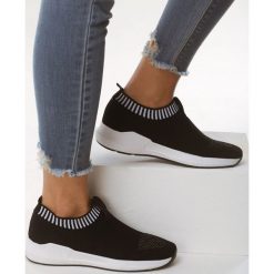 Czarne Buty Sportowe Comedienne. Buty sportowe lifestyle marki Born2be. Za 59.99 zł.