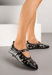 Czarne Balerinki z Metalicznymi Ozdobami i Paskiem Eranissea. Czarne baleriny Born2be, z aplikacjami, z jeansu, eleganckie, bez obcasa, bez zapięcia. Za 79.99 zł.