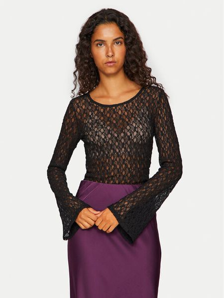 Vila Body Kaylee 14101423 Czarny Slim Fit. Czarne body i gorsety Vila, bez wzorów, z syntetyku, bez ramiączek. Za 89.99 zł.