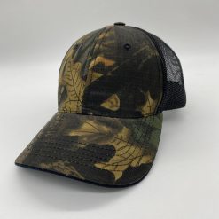 Czapka z daszkiem truckerka Camo Forest blend. Zielone czapki z daszkiem MAGROF, bez wzorów, sportowe. W wyprzedaży za 49.99 zł.