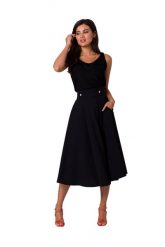 Rozkloszowana spódnica z wysokim stanem i kieszeniami czarna. Czarne spódnice Bewear, s, bez wzorów, eleganckie, midi, rozkloszowane. Za 319.00 zł.