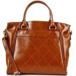 Elegancki kuferek ze skóry naturalnej DAN-A T255 camel. Brązowe torebki klasyczne DAN-A, bez wzorów, ze skóry, eleganckie, bez dodatków. Za 369.99 zł.