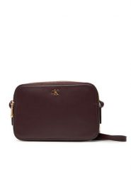 Calvin Klein Torebka Ck Camera Bag LV04F3173G Bordowy. Czerwone listonoszki Calvin Klein, bez wzorów, ze skóry, bez dodatków. Za 269.99 zł.