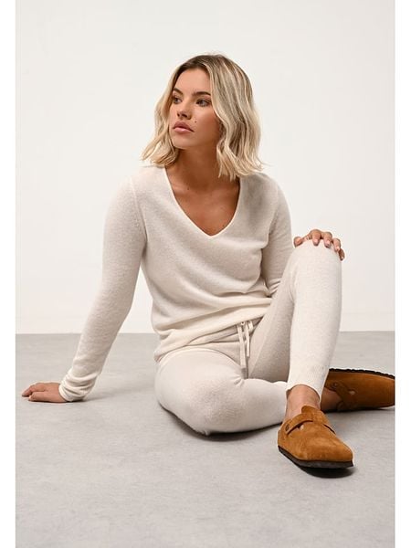 Just Cashmere Kaszmirowy sweter "Joan" w kolorze białym rozmiar: M. Białe swetry Just Cashmere, m, bez wzorów, z kaszmiru, bez ramiączek. Za 297.97 zł.