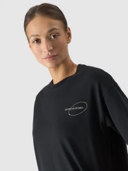 4F T-shirt oversize z nadrukiem damski - czarny L. Czarne t-shirty 4f, l, bez wzorów, z bawełny, klasyczne, bez kołnierzyka, bez ramiączek. Za 49.99 zł.