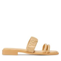 Klapki Tamaris. Żółte klapki Tamaris, bez wzorów, bez obcasa, bez zapięcia. Za 149.99 zł.
