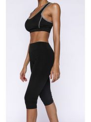 Onamaste Legginsy sportowe w kolorze czarnym rozmiar: L/XL. Czarne legginsy Onamaste, bez wzorów, z materiału, sportowe. Za 96.60 zł.