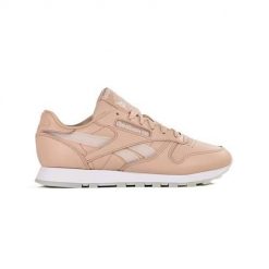Buty do chodzenia damskie Reebok Classic Lthr. Czerwone buty treningowe Reebok, bez wzorów, z jeansu, bez zapięcia, trekkingowe, reebok classic. Za 356.00 zł.