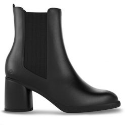 Botki ECCO. Czarne botki ECCO, bez wzorów, bez obcasa, na słupku, bez zapięcia. Za 649.99 zł.