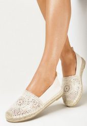 Beżowe Espadryle na Plecionej Podeszwie Batilda. Brązowe espadryle Born2be, z aplikacjami, bez obcasa, na płaskiej podeszwie. W wyprzedaży za 87.99 zł.