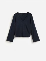 Sweter z wiskozą - granatowy. Niebieskie swetry Reserved, l, bez wzorów, z dzianiny, bez ramiączek. Za 119.99 zł.
