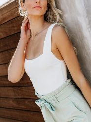 Milan Kiss Top w kolorze białym rozmiar: XL. Białe topy Milan Kiss, xl, bez wzorów, z wiskozy, bez kołnierzyka, bez ramiączek. Za 113.99 zł.