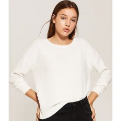 Sweter o ryżowym splocie - Kremowy. Swetry marki DOMYOS. W wyprzedaży za 39.99 zł.