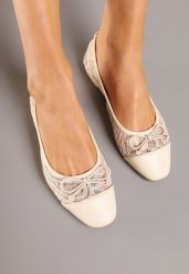 Beżowe Koronkowe Balerinki Vices z Ozdobną Kokardką Desanelis. Brązowe baleriny Renee, bez wzorów, z jeansu, eleganckie, bez obcasa, na obcasie, bez zapięcia. Za 49.99 zł.