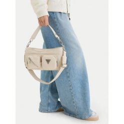 Torebka Guess Jeans. Białe torebki klasyczne Guess Jeans, z aplikacjami, z jeansu, klasyczne, bez dodatków. Za 259.99 zł.