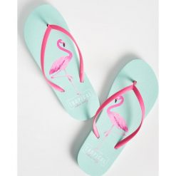 Klapki z flamingiem - Turkusowy. Klapki marki Sinsay. Za 9.99 zł.
