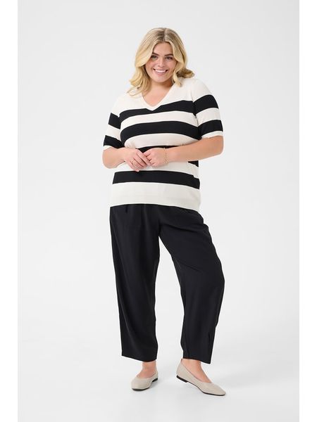 KAFFE curve Sweter w kolorze kremowo-czarnym rozmiar: M. Brązowe swetry KAFFE curve, m, bez wzorów, bez ramiączek. Za 86.99 zł.