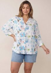 Niebieska Koszula Wiskozowa w Kwiaty Syro. Niebieskie koszule Born2be, l, bez wzorów, z jeansu, bez kołnierzyka, plus size, bez ramiączek. Za 69.99 zł.
