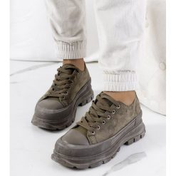 Zielone trampki Catullo khaki. Brązowe trampki INNA MARKA, bez wzorów, ze skóry ekologicznej, bez zapięcia. Za 84.93 zł.