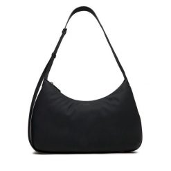 Torebka Calvin Klein. Czarne torebki klasyczne Calvin Klein, bez wzorów, klasyczne, bez dodatków. Za 309.99 zł.