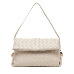 Torebka Liu Jo. Torebki klasyczne Liu Jo, bez wzorów, klasyczne, bez dodatków. Za 679.99 zł.