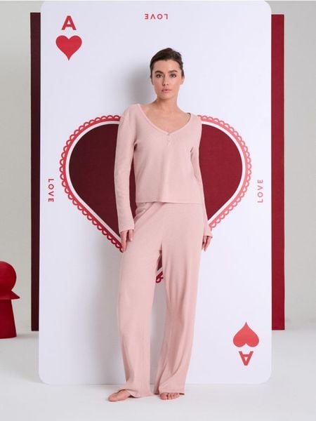 Piżama dwuczęściowa z domieszką wiskozy - różowy. Czerwone piżamy Sinsay, l, bez wzorów, z wiskozy, bez kołnierzyka, bez ramiączek. Za 59.99 zł.