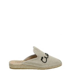 BEŻOWE KLAPKI IMA96 LIN BEIGE. Brązowe klapki Venezia, bez wzorów, z materiału, bez obcasa, bez zapięcia. Za 149.00 zł.