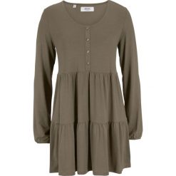 Tunika shirtowa z kolekcji Maite Kelly. Zielone tuniki bonprix, bez wzorów, bez kołnierzyka, bez ramiączek. Za 99.99 zł.