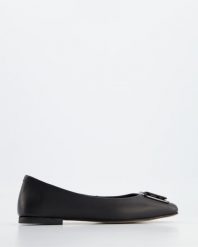CZARNE BALERINY DAMSKIE E131 BLACK. Czarne baleriny Venezia, bez wzorów, ze skóry, bez obcasa, bez zapięcia. Za 219.00 zł.