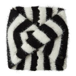 Szalik zimowy damski O'neill Ann Tube Scarf. Czarne szaliki i kominy O'Neill, na zimę, bez wzorów, z tkaniny, klasyczne. Za 76.49 zł.