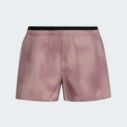 Szorty Terrex Multi Light. Fioletowe szorty sportowe adidas, bez wzorów, z materiału, z standardowym stanem, do biegania. Za 259.00 zł.