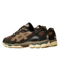 Buty do chodzenia dla dorosłych ASICS Gel-NYC Brown Storm Tan Presidio. Brązowe buty do biegania ASICS, bez wzorów, ze skóry, bez zapięcia, do biegania. Za 4,213.17 zł.