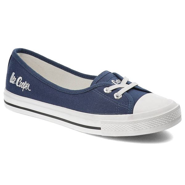 Granatowe Trampki Lee Cooper Modne Buty Damskie. Niebieskie trampki Lee Cooper, bez wzorów, biznesowe, bez zapięcia. Za 129.00 zł.