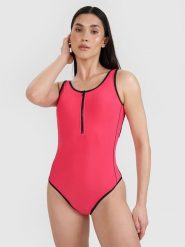4F Kostium kąpielowy jednoczęściowy damski - różowy XS. Czerwone szorty 4f, bez wzorów, z elastanu, eleganckie. Za 149.99 zł.