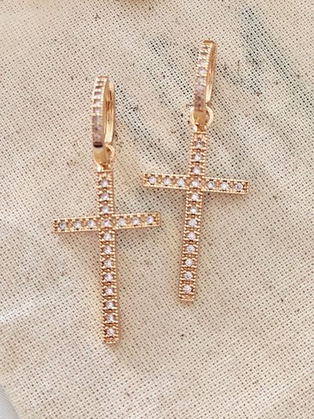 Atelier MIU Pozłacane kolczyki-kreole z cyrkoniami rozmiar: onesize. Żółte kolczyki atelier MIU, z cyrkonią, pozłacane. Za 91.77 zł.