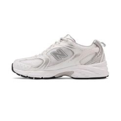 Buty Lifestyle New Balance Sneakers – Unisex Dorośli. Białe buty do biegania New Balance, bez wzorów, z materiału, bez zapięcia, do biegania. Za 399.00 zł.