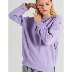Gładka bluza z zamkami - Fioletowy. Fioletowe bluzy Cropp, l, bez wzorów, bez ramiączek, bez kaptura. Za 69.99 zł.