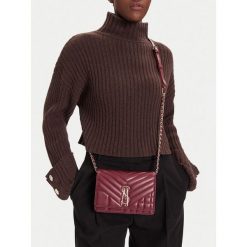 Torebka Steve Madden. Czarne torebki klasyczne Steve Madden, bez wzorów, klasyczne, bez dodatków. Za 429.99 zł.