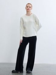 BGN Sweter w kolorze białym rozmiar: 36. Białe swetry BGN, bez wzorów, ze splotem, bez ramiączek. Za 121.99 zł.