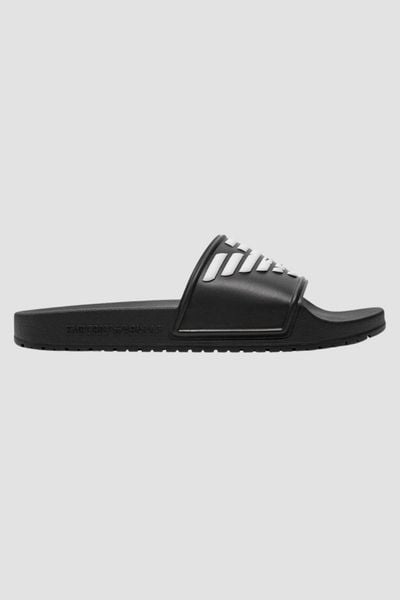 EMPORIO ARMANI Czarne klapki Mules PVC logo, Rozmiar 36. Czarne klapki Emporio Armani, bez wzorów, bez obcasa, bez zapięcia. W wyprzedaży za 165.99 zł.