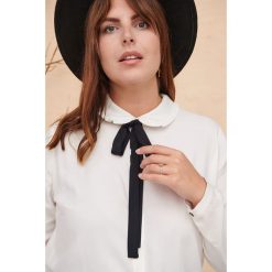 Koszula Damska Samar Plus Size Ekri. Białe koszule blue shadow, l, bez wzorów, z tkaniny, bez kołnierzyka, plus size, bez ramiączek. W wyprzedaży za 124.95 zł.