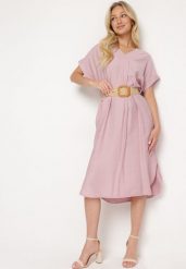 Różowa Wiskozowa Sukienka z Paskiem Ozdobionym Plecionką i Klamrą Mlevena. Czerwone sukienki Born2be, plus size, bez wzorów, z wiskozy, eleganckie, bez kołnierzyka, plus size, bez ramiączek, midi. W wyprzedaży za 76.99 zł.