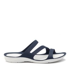 Klapki Crocs. Niebieskie klapki Crocs, bez wzorów, bez obcasa, bez zapięcia. Za 179.99 zł.