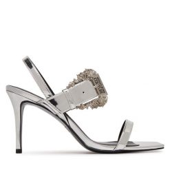 Sandały Versace Jeans Couture. Szare sandały Versace Jeans Couture, bez wzorów, z jeansu, bez obcasa, na szpilce, bez zapięcia. Za 969.99 zł.