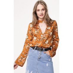 Camelowe Body Befind. Body i gorsety marki Born2be. Za 49.99 zł.
