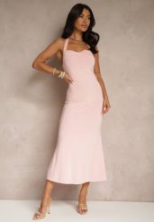 Różowa Koktajlowa Sukienka Taliowana z Wiskozą Folarose. Czerwone sukienki Renee, na imprezę, l, bez wzorów, z wiskozy, eleganckie, bez kołnierzyka, bez ramiączek, midi. W wyprzedaży za 71.99 zł.