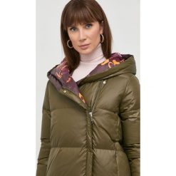 MAX&Co. kurtka puchowa damska kolor zielony zimowa. Zielone kurtki MAX&Co., na zimę, bez wzorów, z puchu, z kapturem. Za 1,799.90 zł.