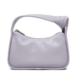 Torebka Calvin Klein Jeans. Fioletowe torebki klasyczne Calvin Klein Jeans, bez wzorów, z jeansu, klasyczne, bez dodatków. Za 229.99 zł.