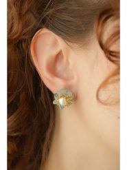 Pierres delicates Kolczyki-wkrętki w kolorze białym z perłami i ametystami rozmiar: onesize. Niebieskie kolczyki Pierres delicates, z ametystem, z mosiądzu. Za 100.04 zł.